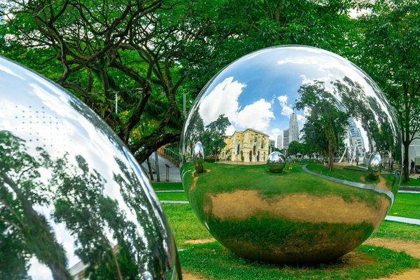 Exploring the Cutting-Edge Innovations in Robotic Surgery for Gynecological Procedures: A Guide for UK Surgeons